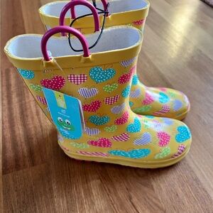 NWT! Colorful Heart Pattern Kids Rain Boots